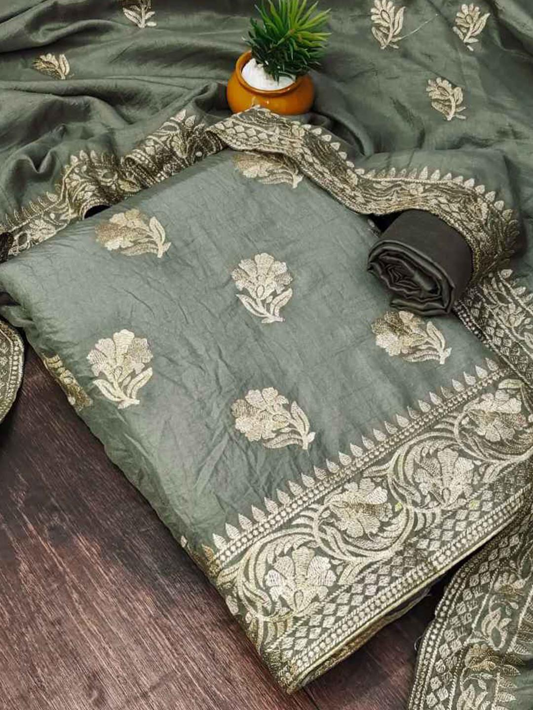 

faxofab Embroidered Pure Silk Unstitched Dress Material, Sea green