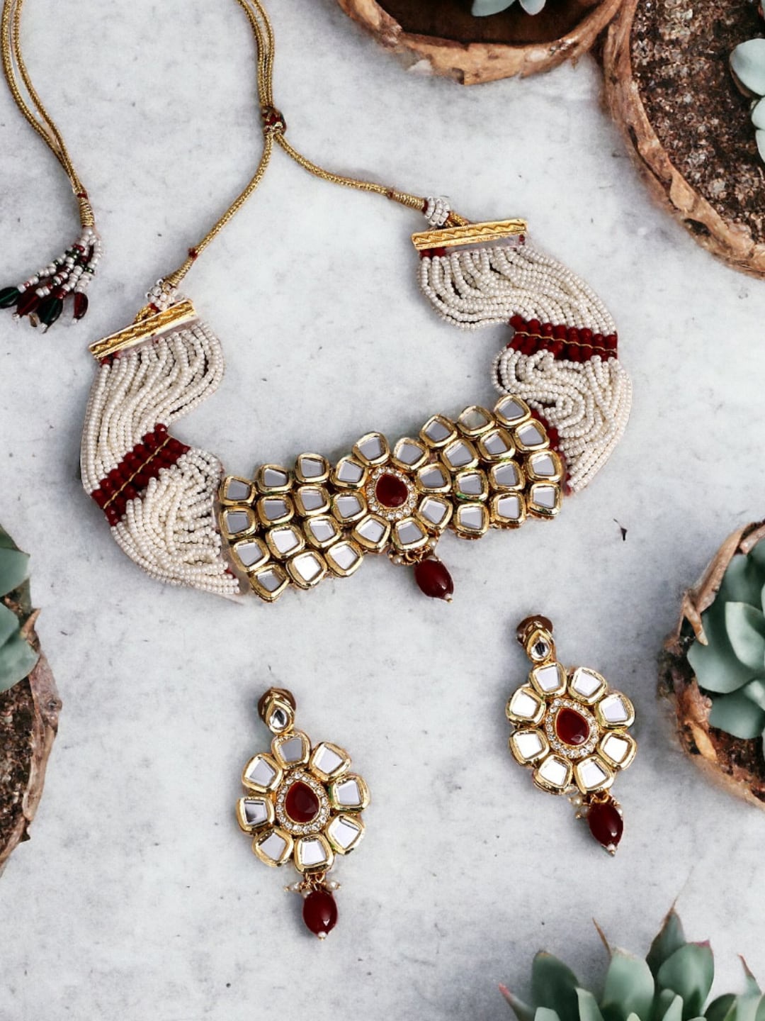 

ASMITTA JEWELLERY Gold-Plated Kundan-Studded & Beaded Jewellery Set