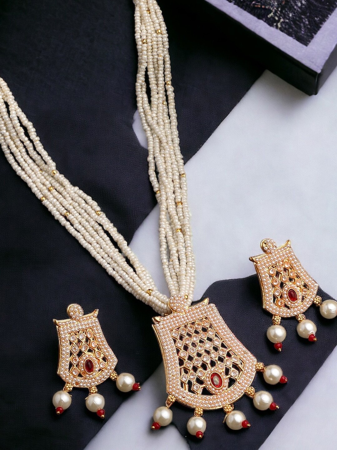 

ASMITTA JEWELLERY Gold-Plated Stone-Studded & Beaded Jewellery Set