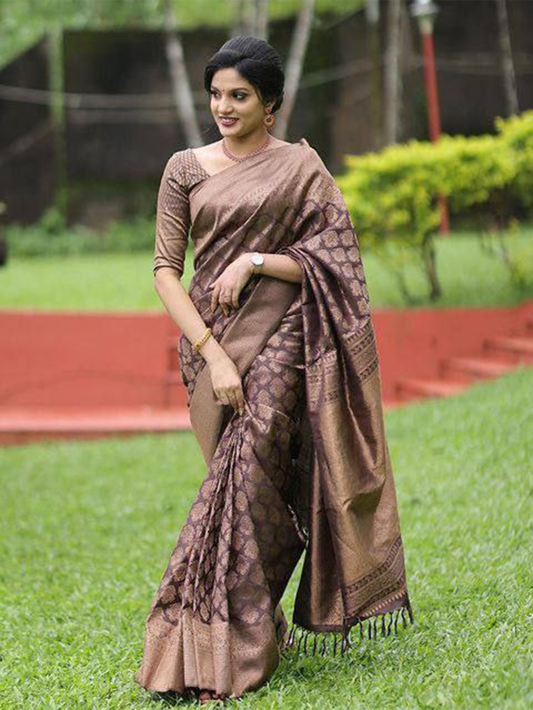 

Naishu Trendz Floral Woven Design Zari Pure Silk Kanjeevaram Saree, Maroon