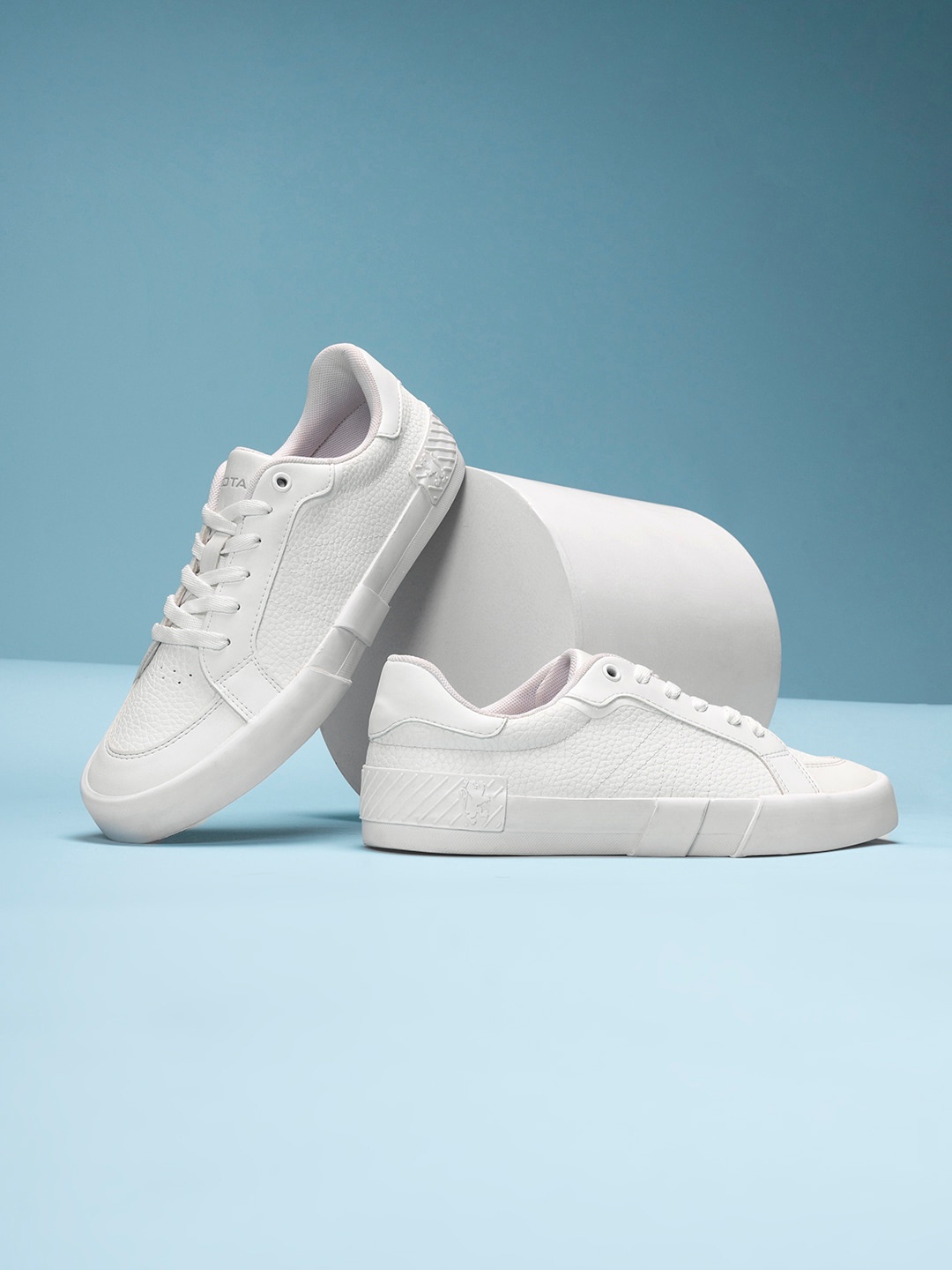 

Red Tape Men Textured Memory Foam Lace-Ups Sneakers, Off white