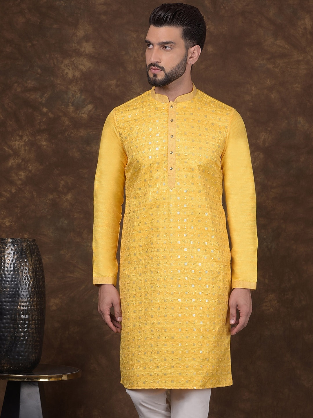 

HOUSE OF DEYANN Ethnic Motifs Embroidered Mandarin Collar Sequins Straight Kurta, Yellow