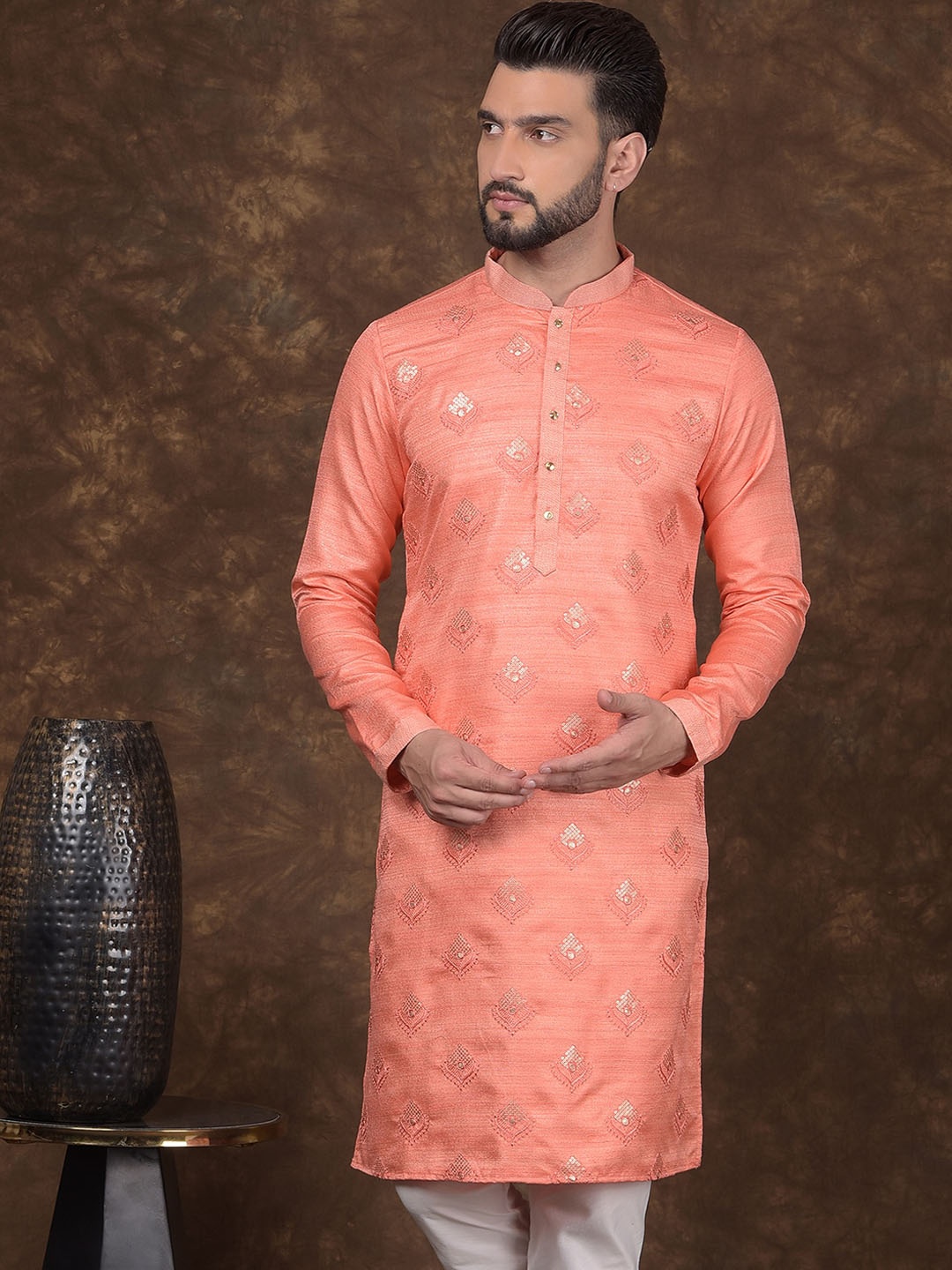 

HOUSE OF DEYANN Ethnic Motifs Embroidered Mandarin Collar Sequins Kurta, Peach