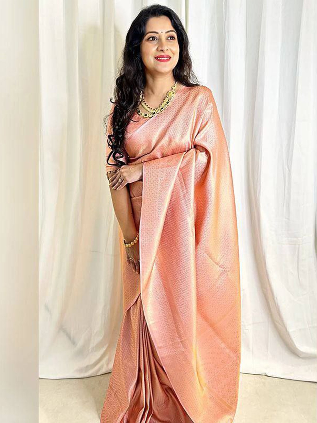 

Naishu Trendz Ethnic Motifs Woven Design Zari Pure Silk Kanjeevaram Saree, Pink