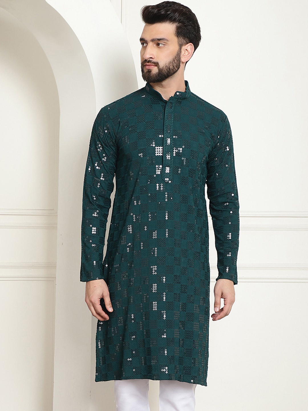 

SOJANYA Geometric Embroidered Sequinned Pure Cotton Kurta, Green