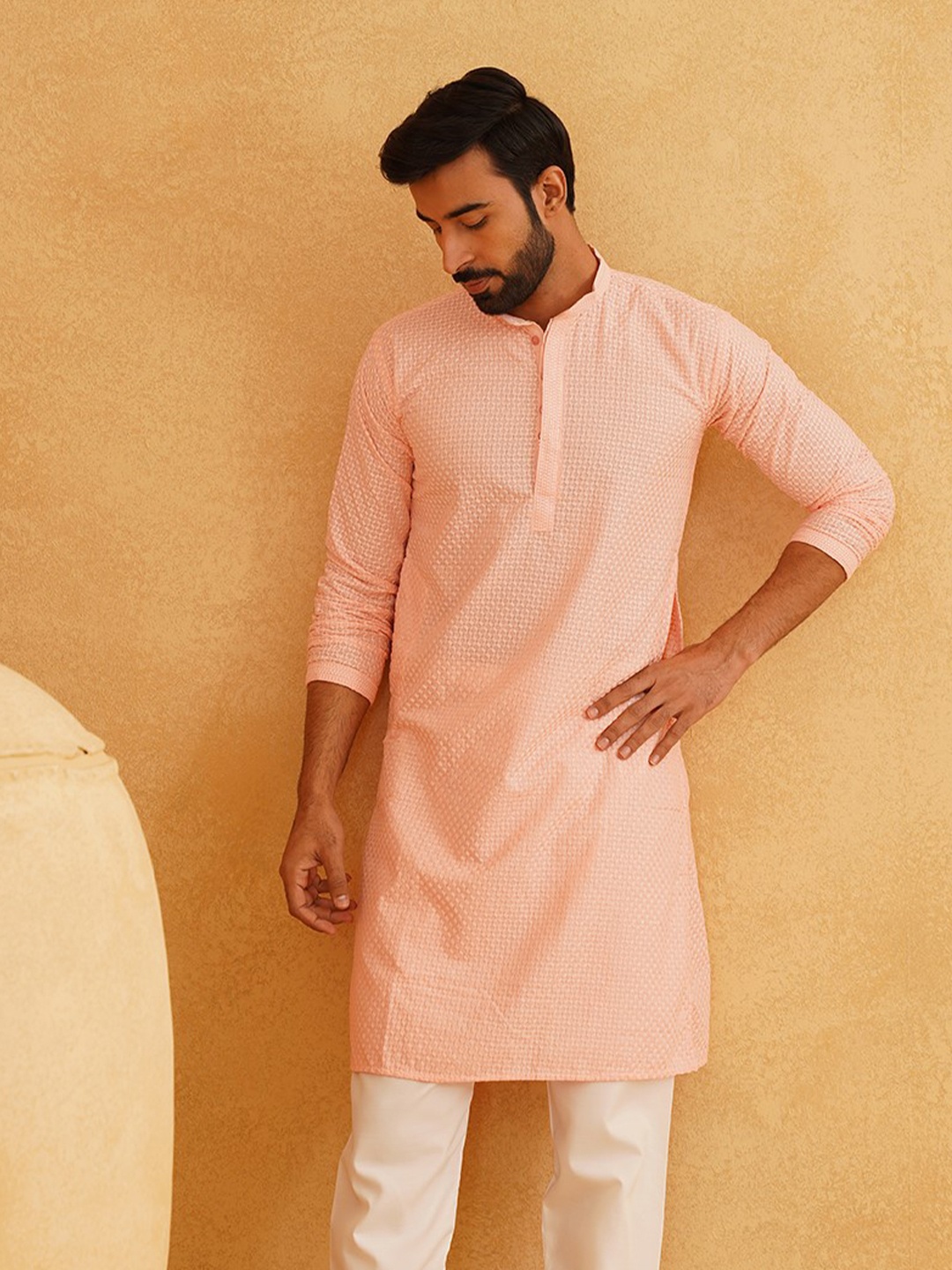 

SOJANYA Geometric Embroidered Pure Cotton Kurta, Peach