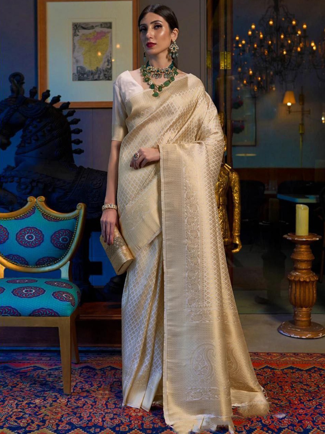 

Naishu Trendz Ethnic Motifs Woven Design Zari Pure Silk Kanjeevaram Saree, White