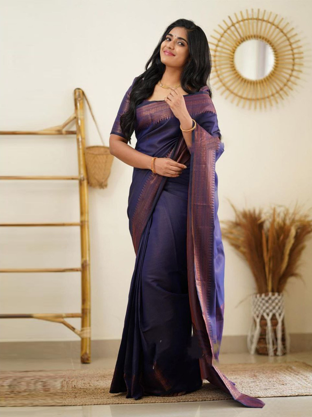 

Naishu Trendz Zari Pure Silk Kanjeevaram Saree, Navy blue