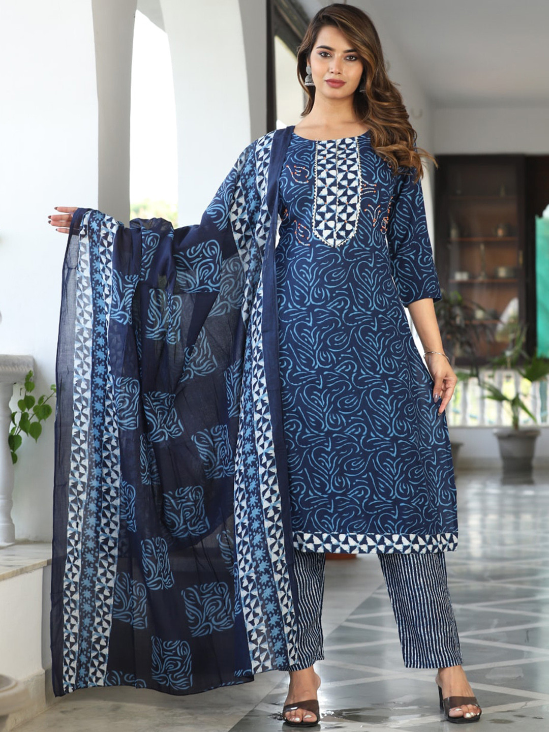 

KALINI Floral Printed Regular Kurta with Trousers & Dupatta, Blue