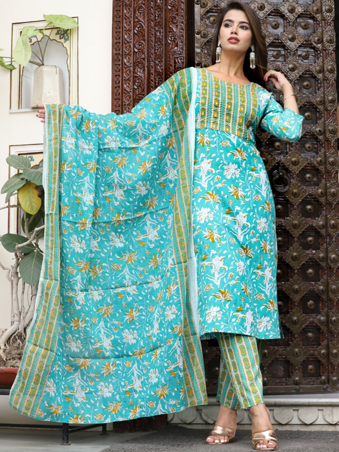 

KALINI Floral Printed Regular Kurta with Trousers & Dupatta, Green