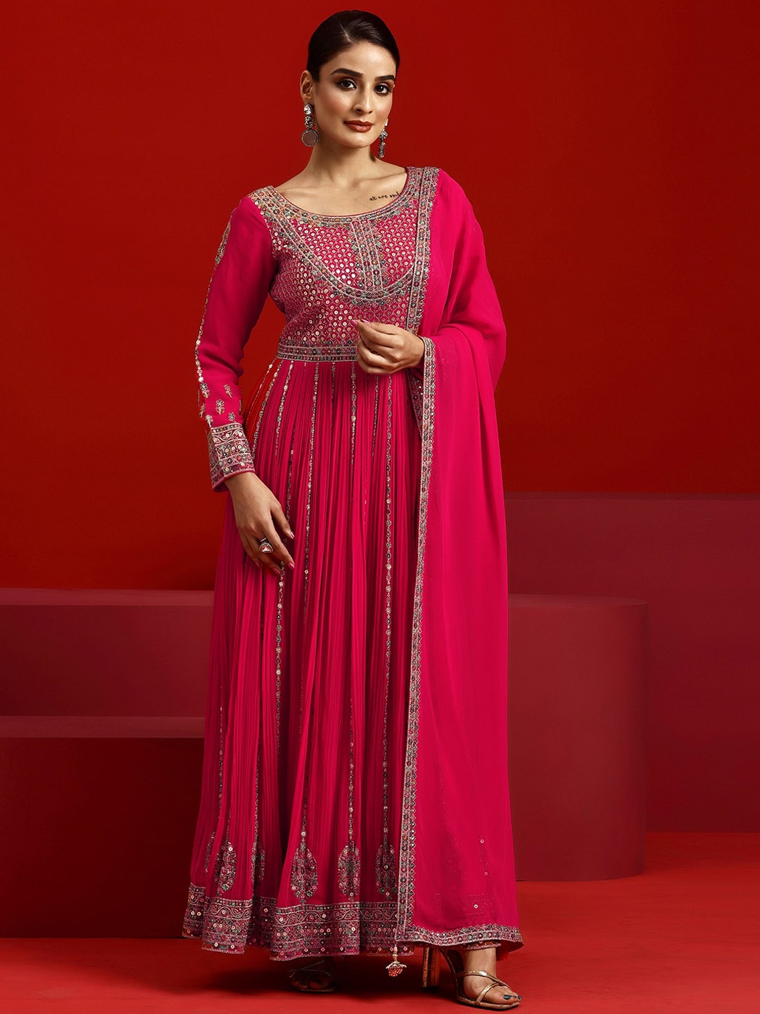 

Libas Art Ethnic Motifs Embroidered Round Neck Sequinned Kurta with Trousers & Dupatta, Pink