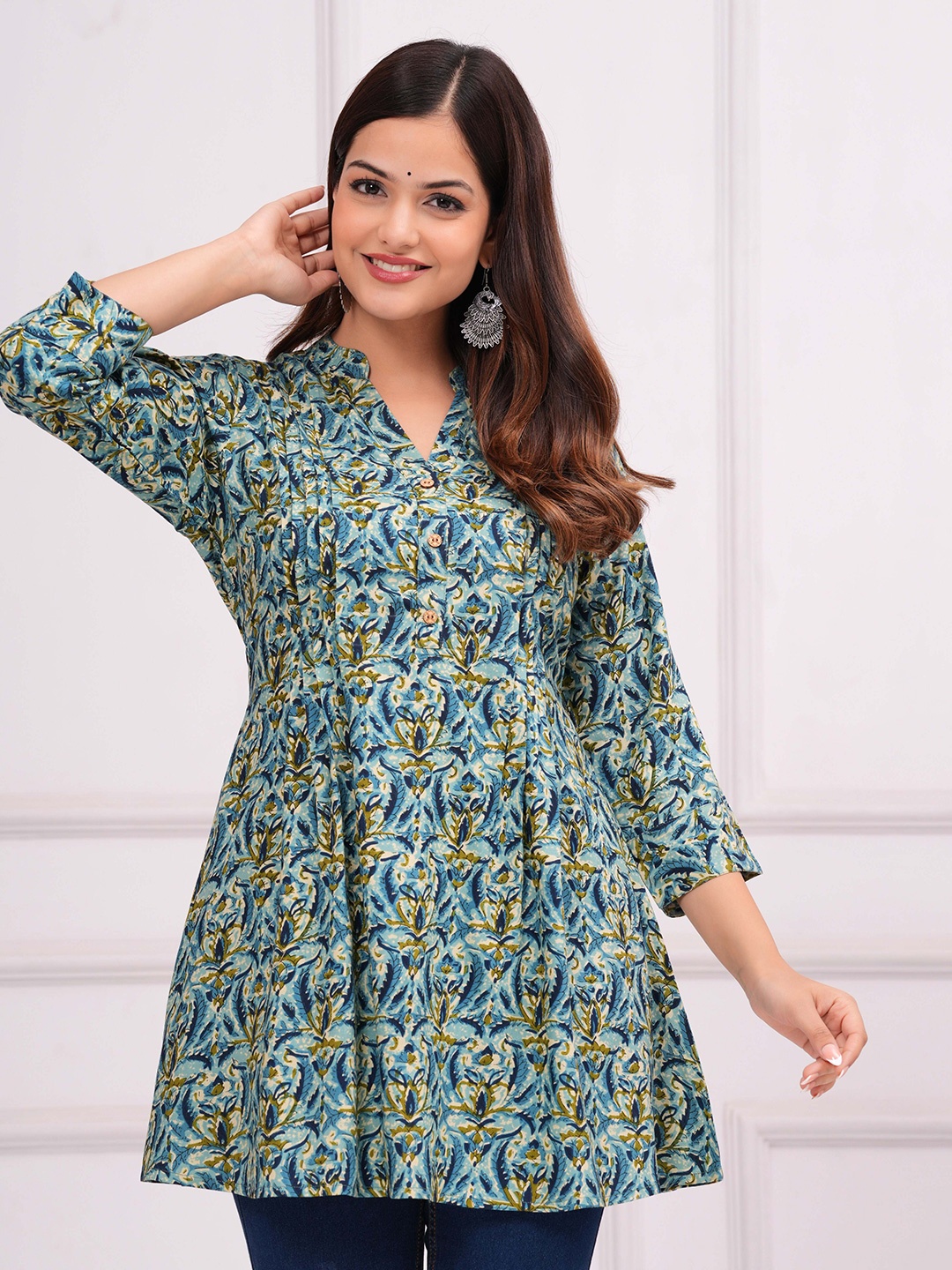 

INDIANIC Floral Printed Mandarin Collar A-Line Kurti, Green