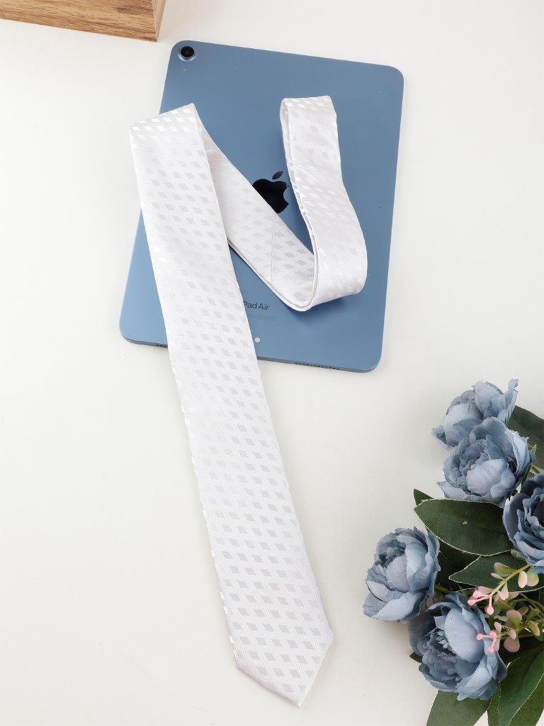 

Alvaro Castagnino Men Woven Design Silk Broad Tie, White