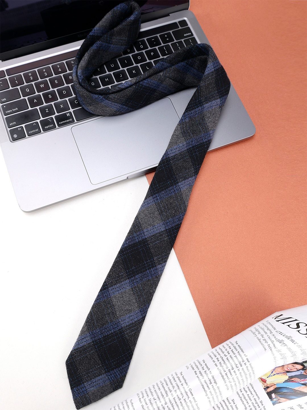 

Alvaro Castagnino Men Checked Cotton Broad Tie, Grey