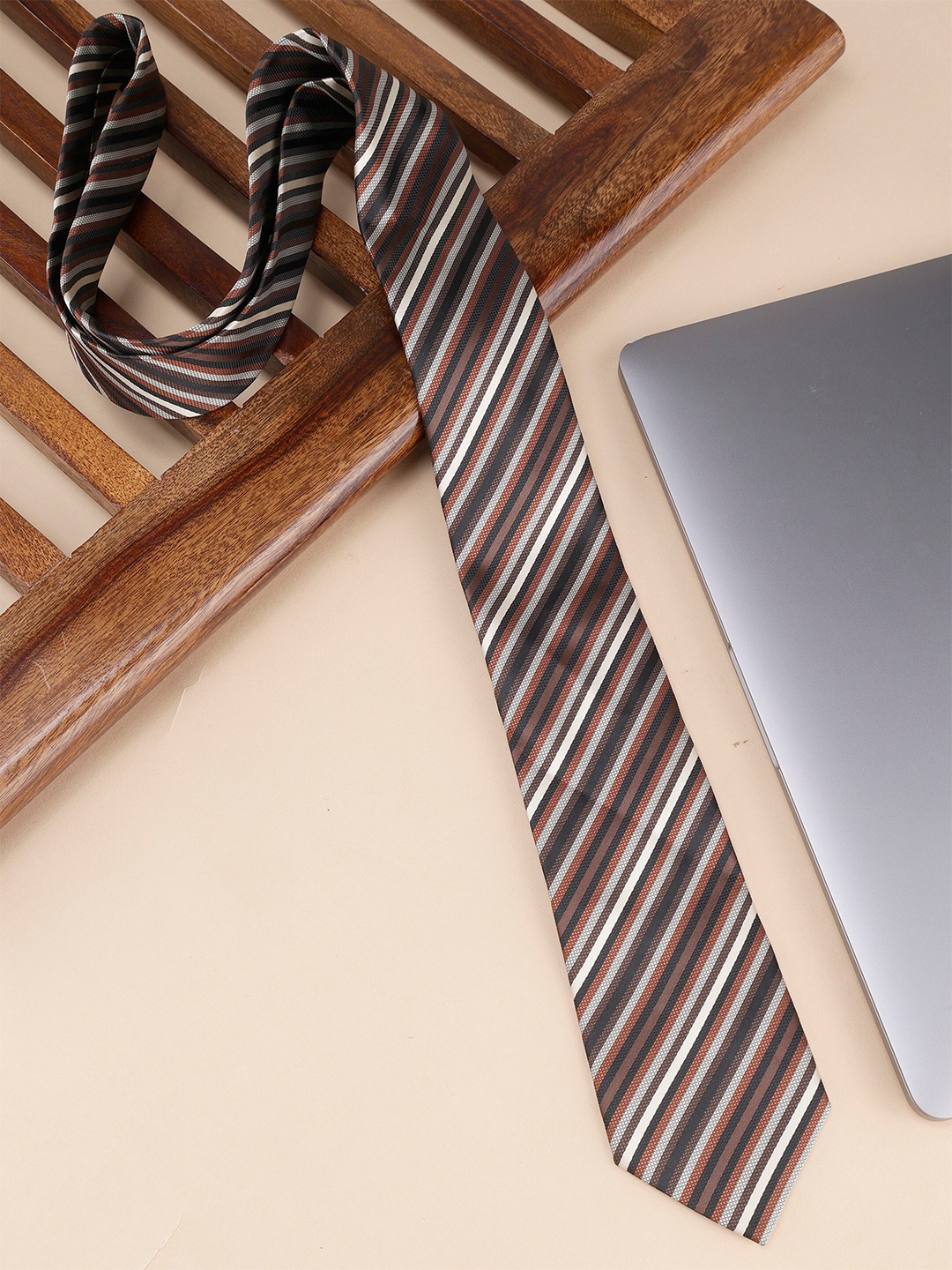 

Alvaro Castagnino Men Striped Skinny Tie, Brown