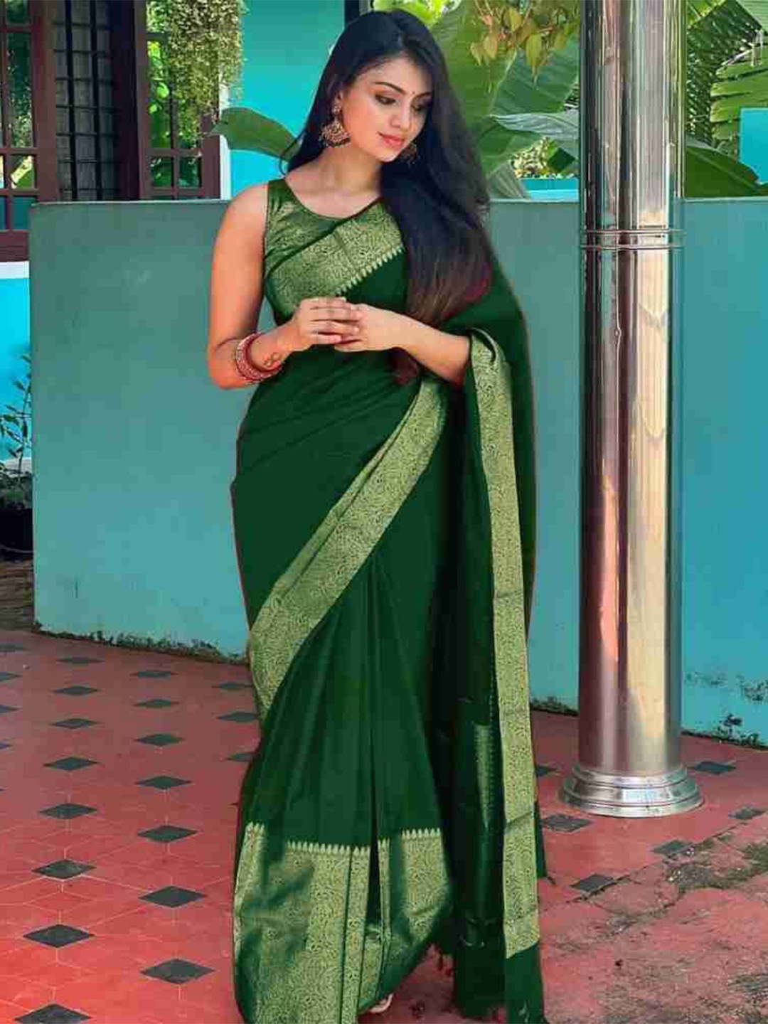 

MONERA Zari Silk Blend Banarasi Saree, Green