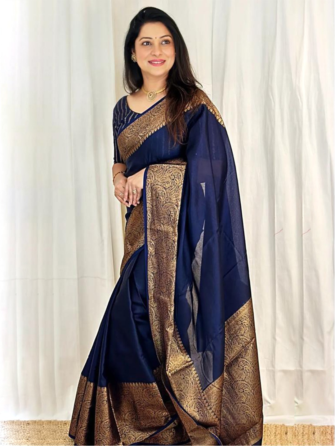 

MONERA Zari Silk Blend Banarasi Saree, Navy blue