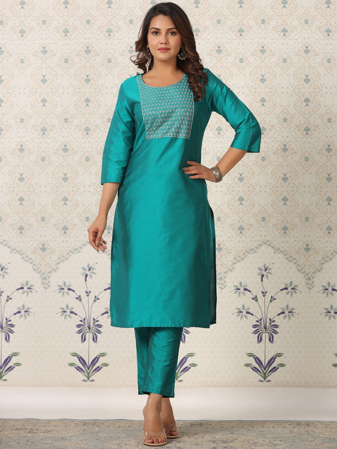 

Ode by House of Pataudi Floral Yoke Design Thread Work Straight Kurta, Sea green