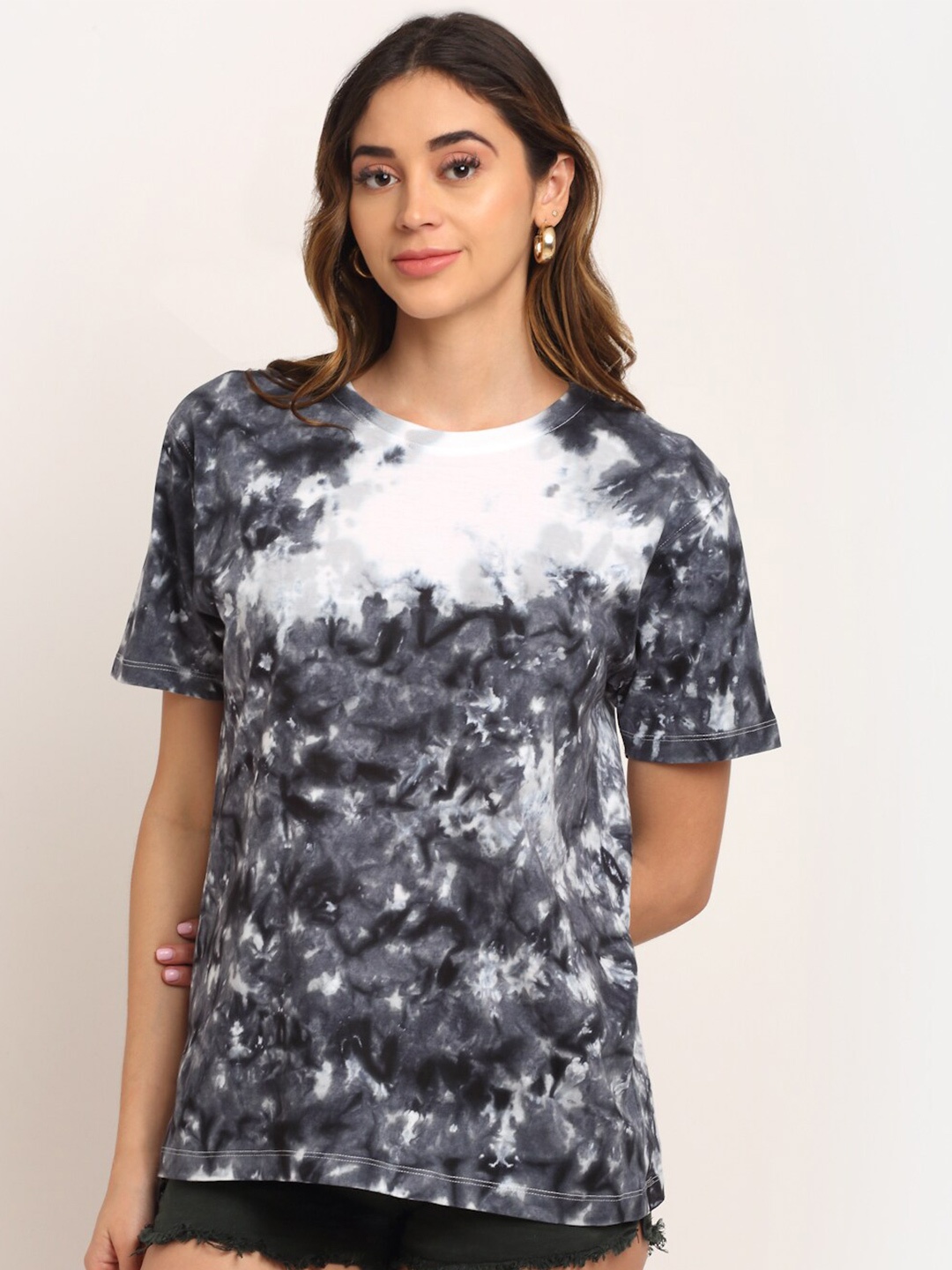 

Ennoble Round Neck Tie and Dyed Cotton T-shirt, Grey