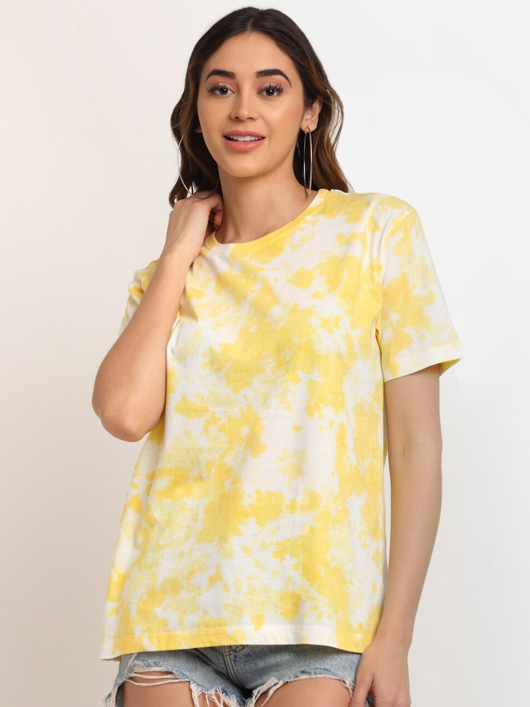 

Ennoble Round Neck Tie and Dyed Cotton T-shirt, Yellow