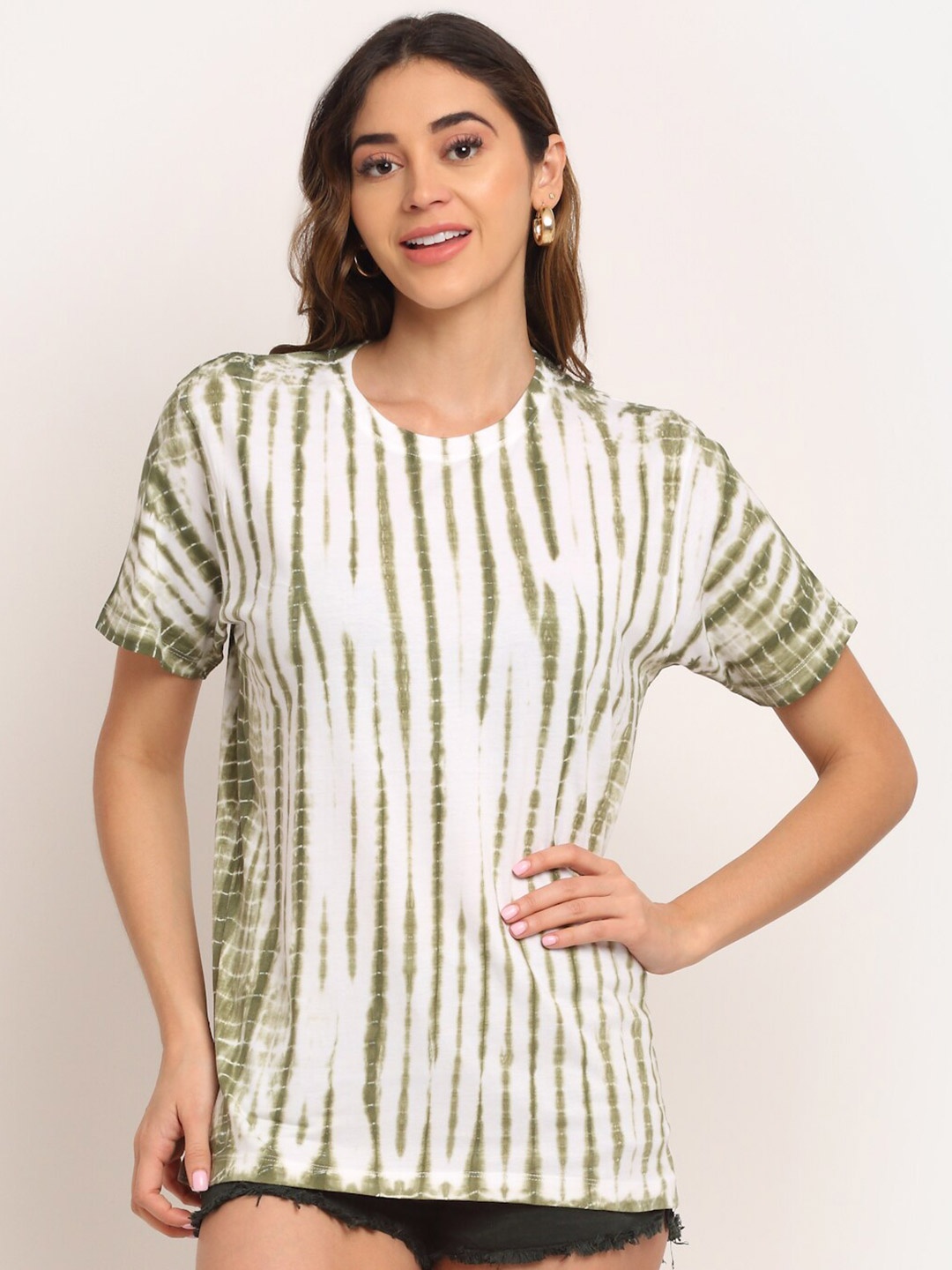 

Ennoble Round Neck Tie and Dyed Cotton T-shirt, Green
