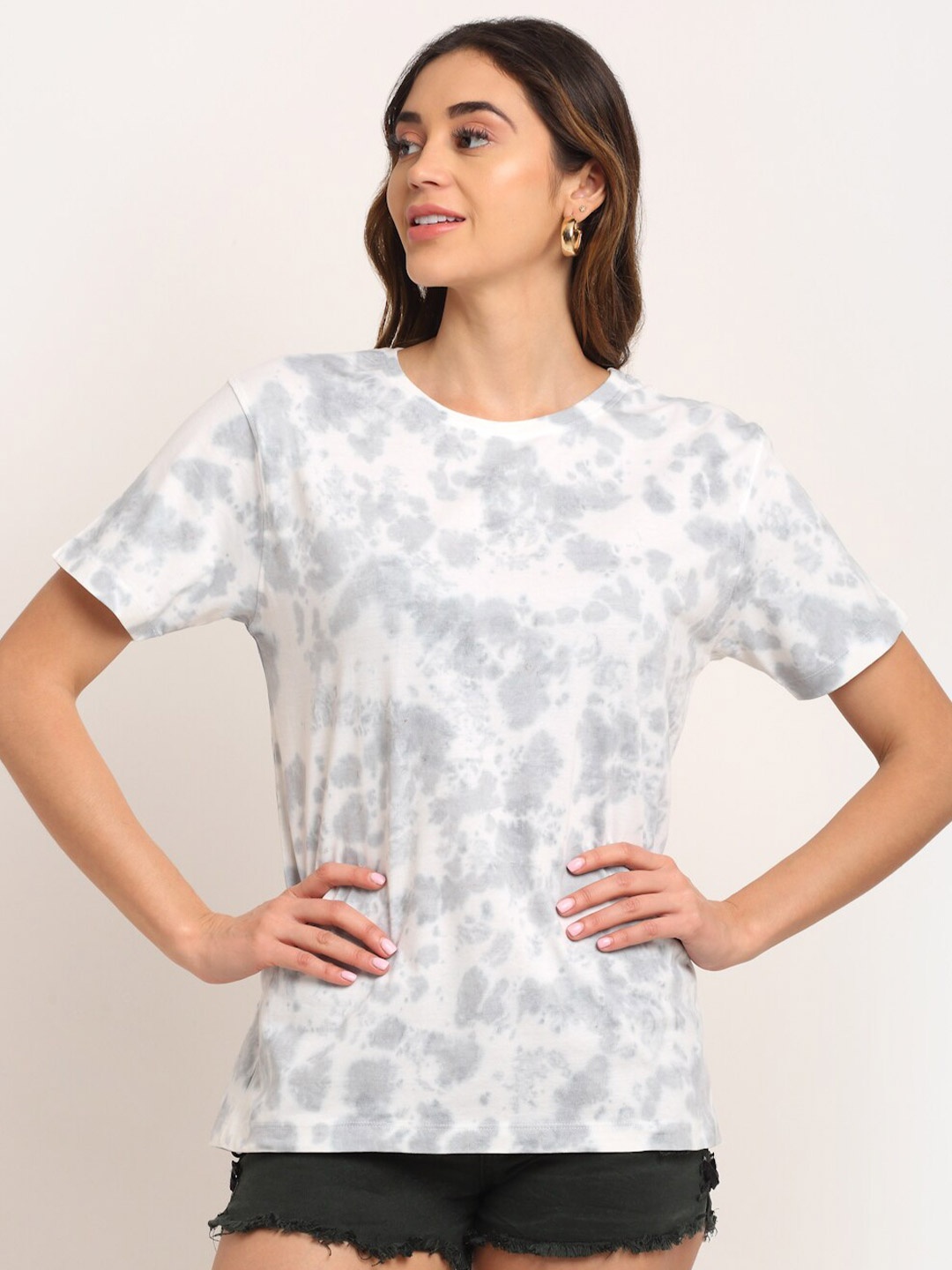 

Ennoble Round Neck Tie and Dyed Cotton T-shirt, Grey