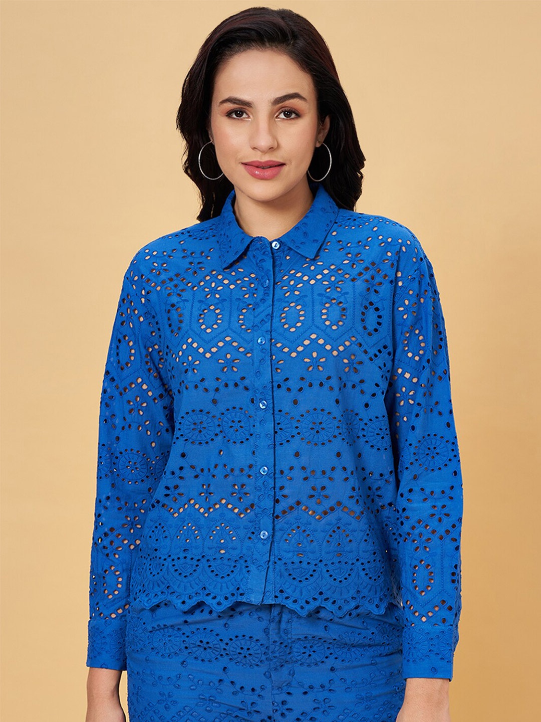 

Honey by Pantaloons Self Design Spread Collar Long Sleeves Schiffli Cotton Casual Shirt, Blue