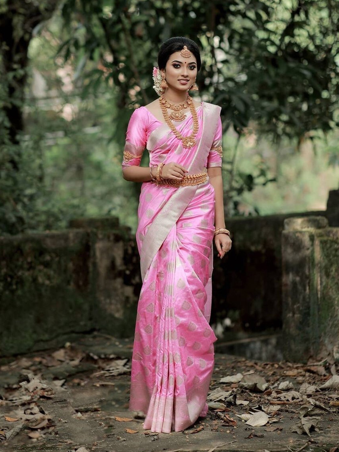 

Naishu Trendz Floral Woven Design Zari Pure Silk Kanjeevaram Saree, Pink