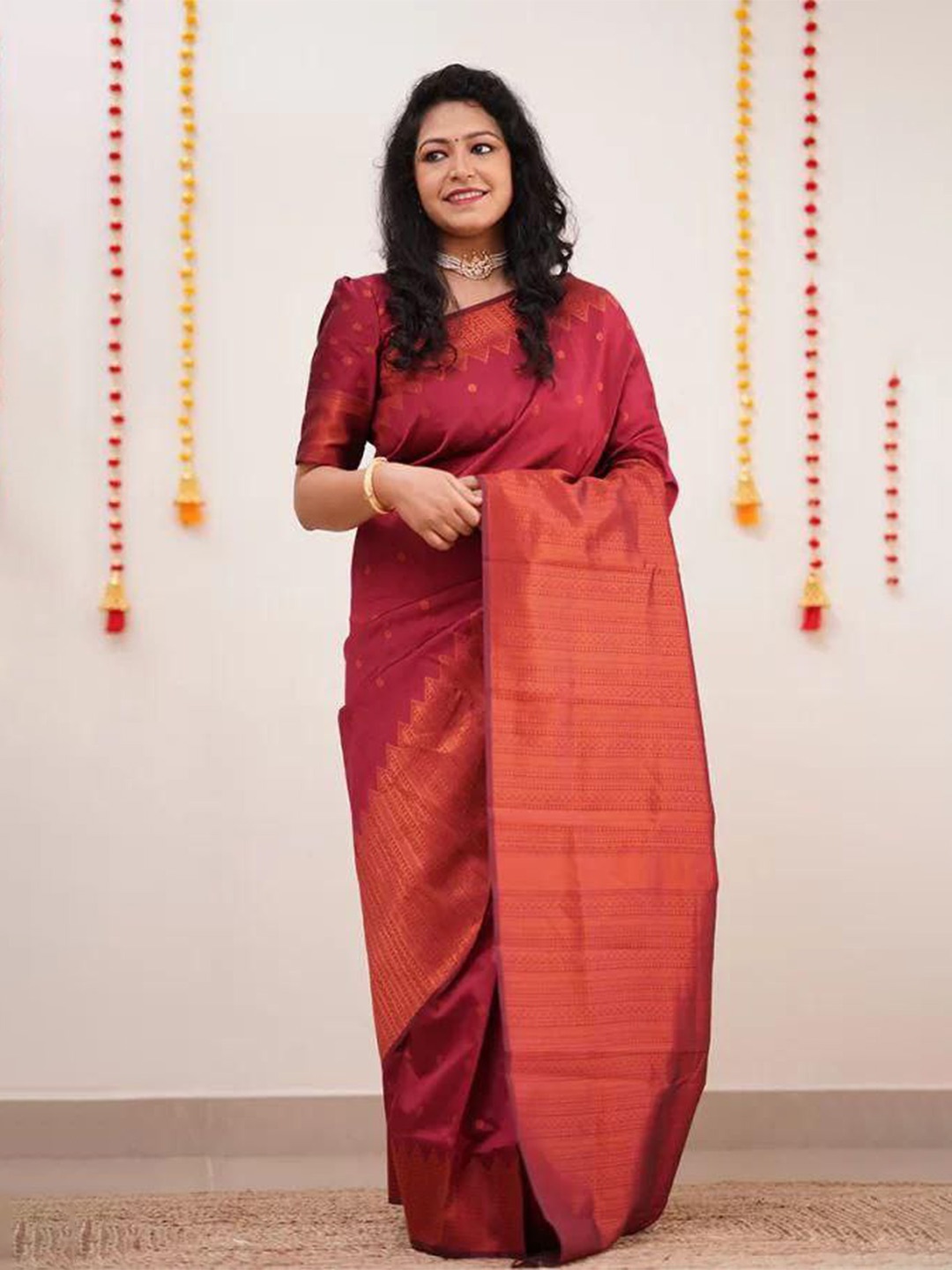 

Naishu Trendz Ethnic Motifs Woven Design Zari Pure Silk Kanjeevaram Saree, Maroon
