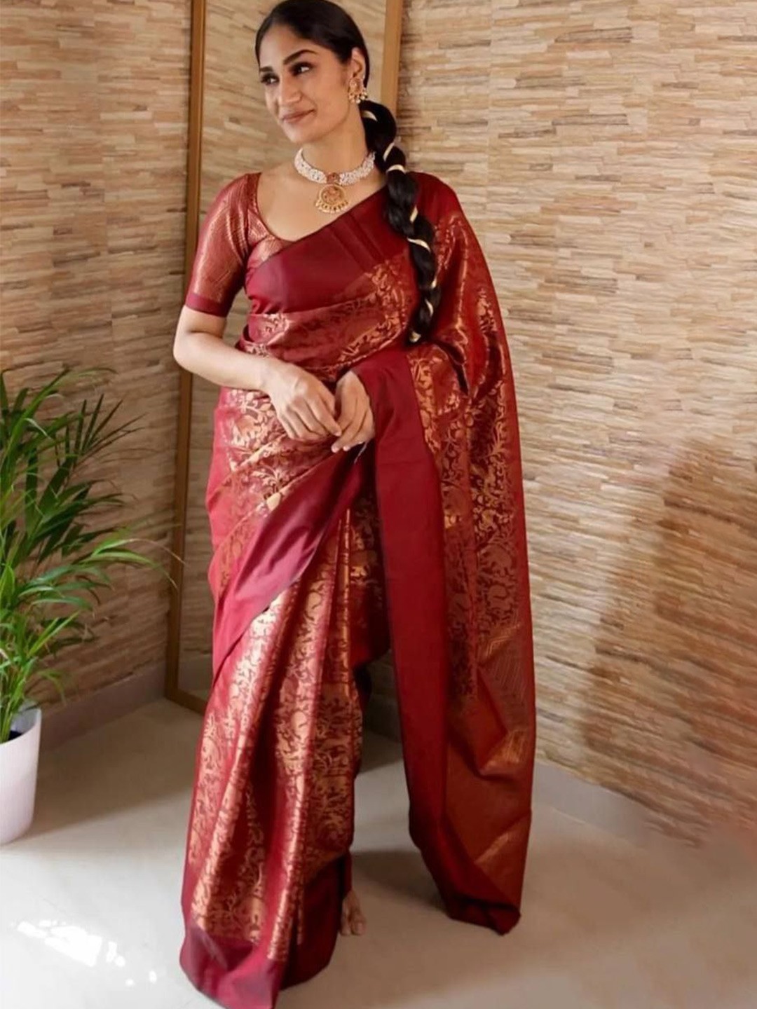 

Naishu Trendz Floral Woven Design Zari Pure Silk Kanjeevaram Saree, Maroon
