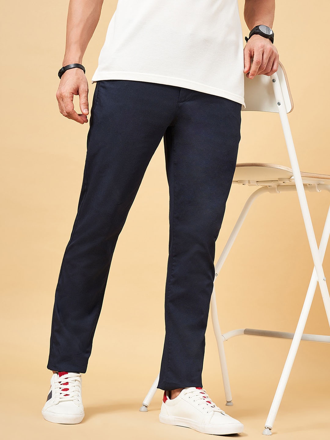 

BYFORD by Pantaloons Men Low-Rise Plain Regular Trousers, Navy blue