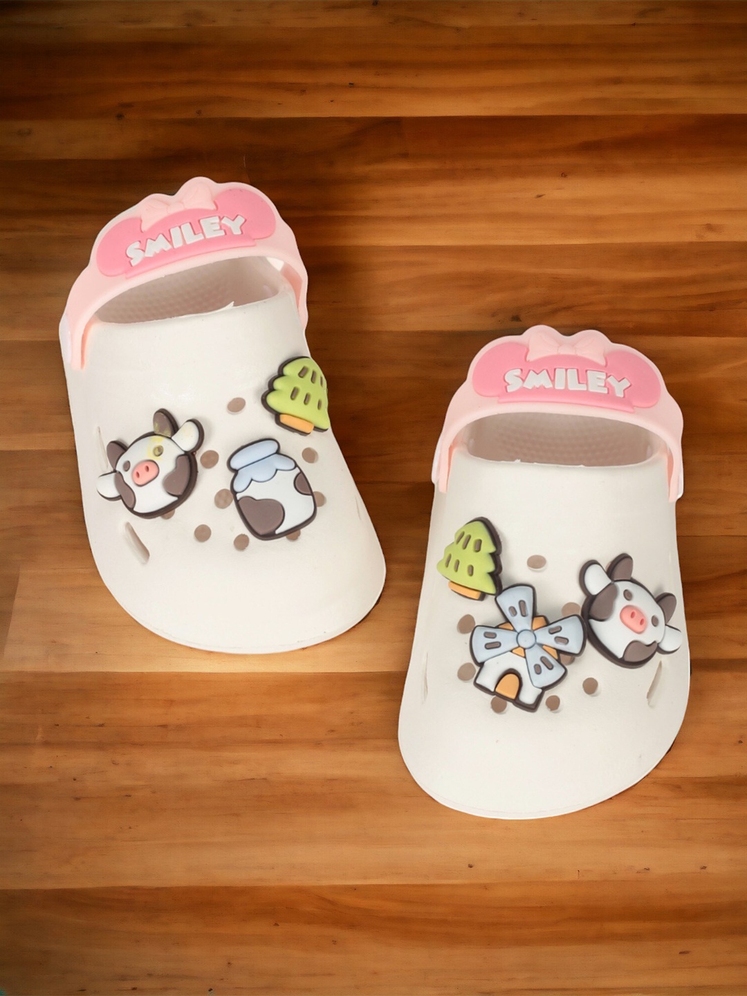 

Lil Lollipop Kids Self Design Anti-Slip Clogs, Cream