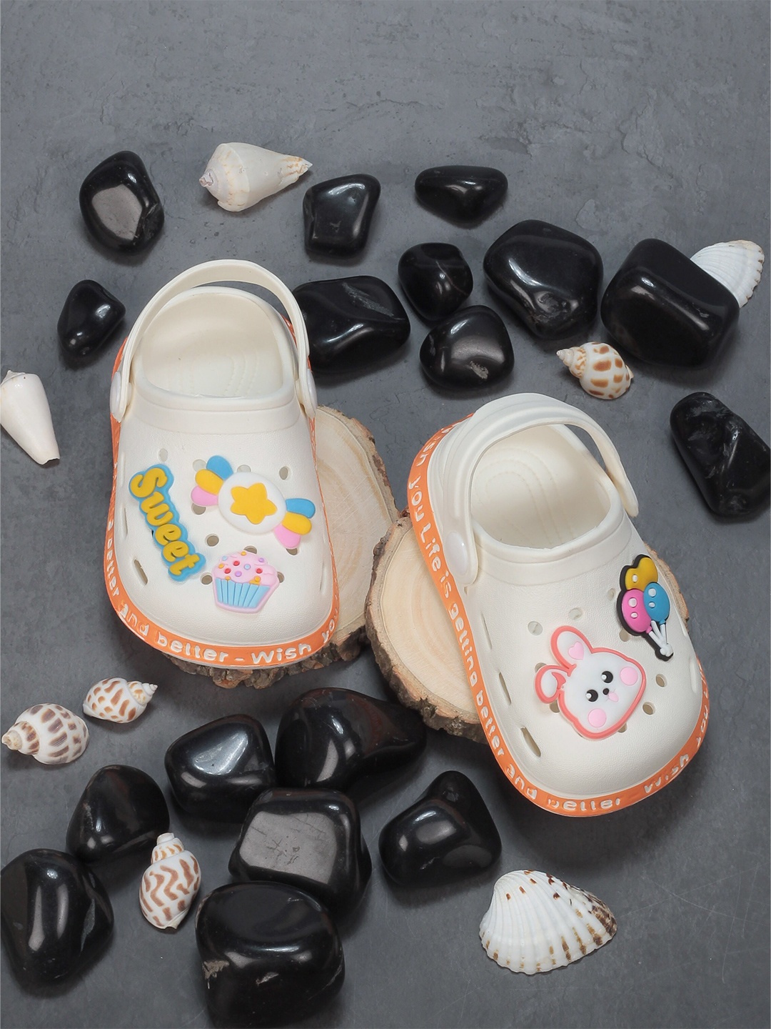 

Lil Lollipop Kids Sweet Applique Anti-Slip Clogs, Cream