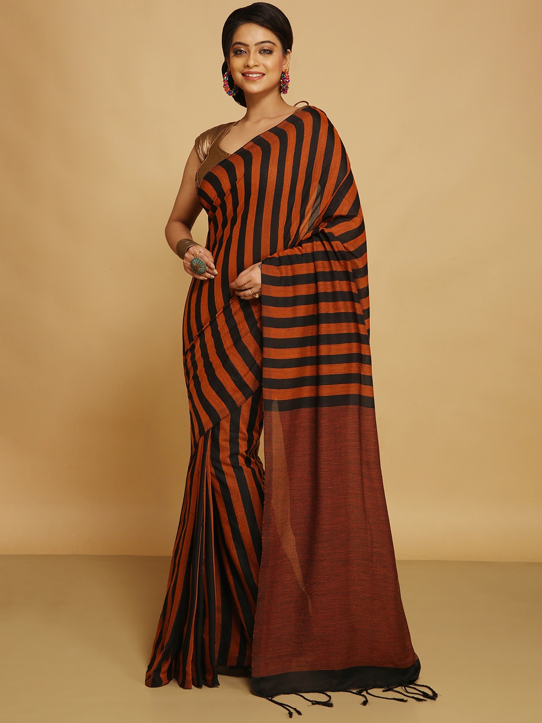 

BENGAL HANDLOOM Striped Art Silk Taant Saree, Orange