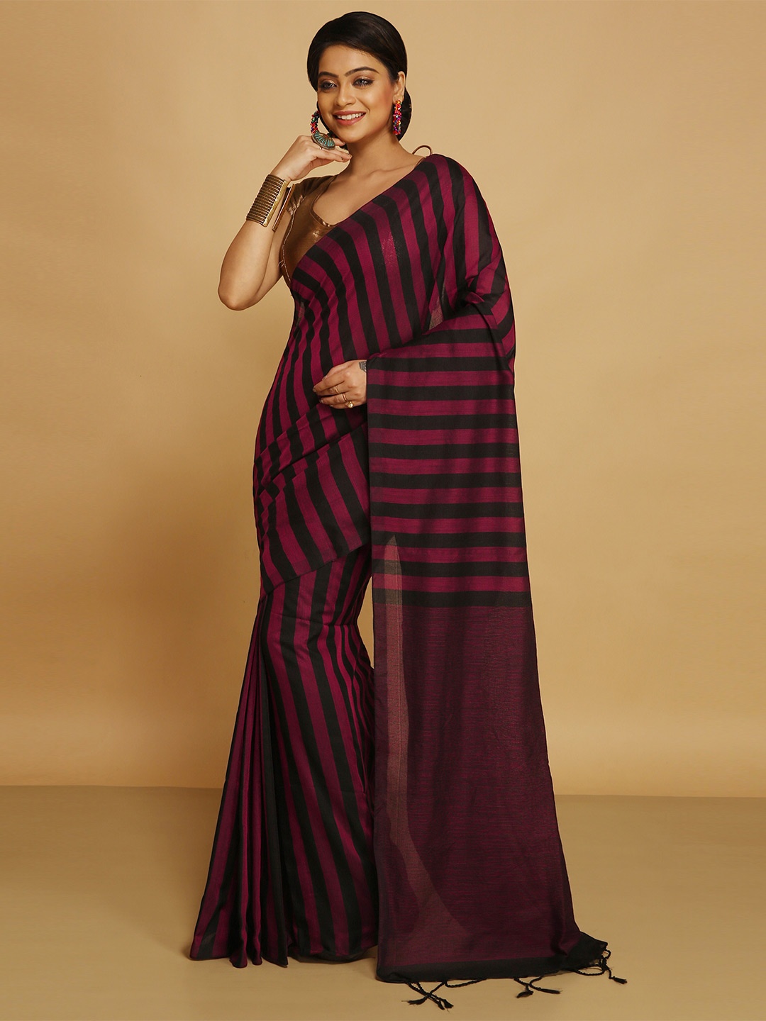

BENGAL HANDLOOM Striped Art Silk Taant Saree, Pink
