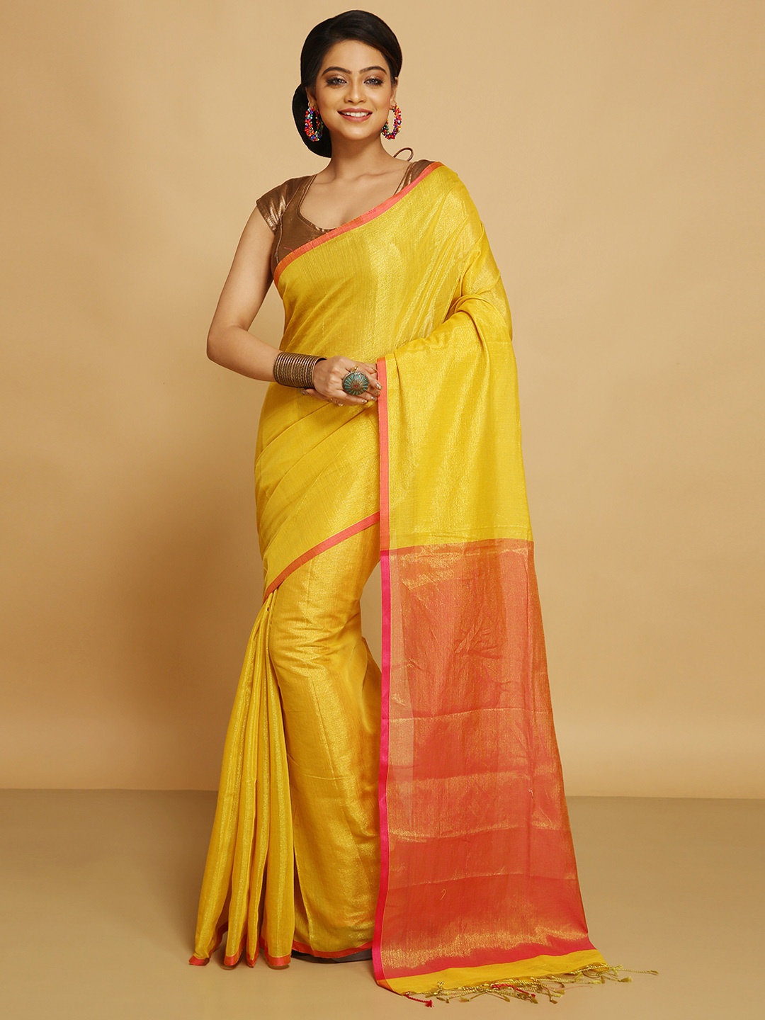 

BENGAL HANDLOOM Art Silk Taant Saree, Yellow