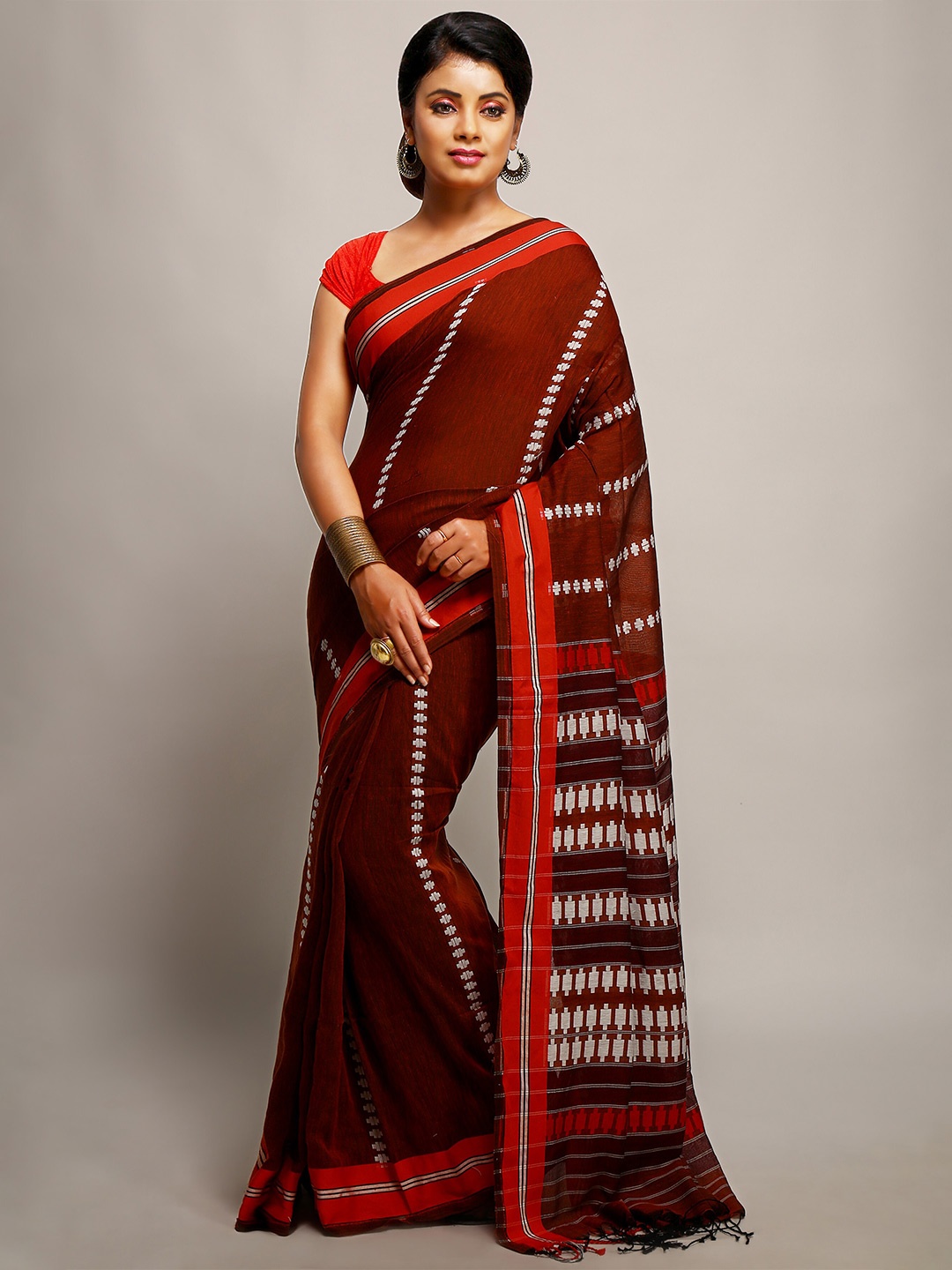 

BENGAL HANDLOOM Geometric Woven Design Taant Saree, Rust