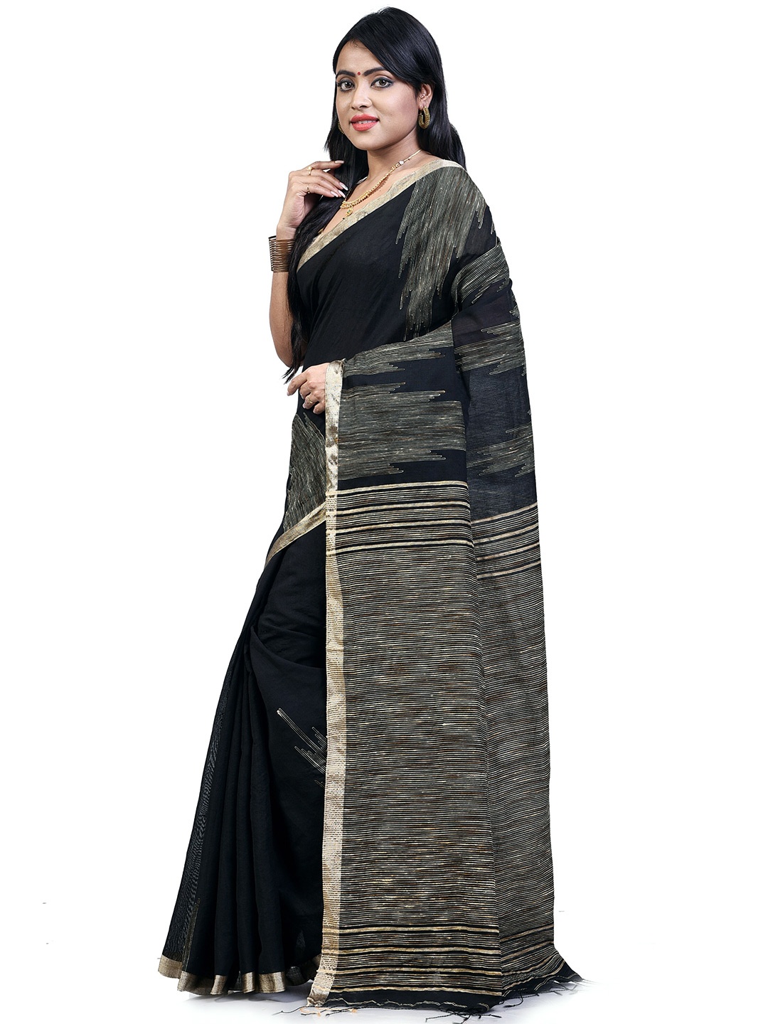 

BENGAL HANDLOOM Zari Art Silk Taant Saree, Black