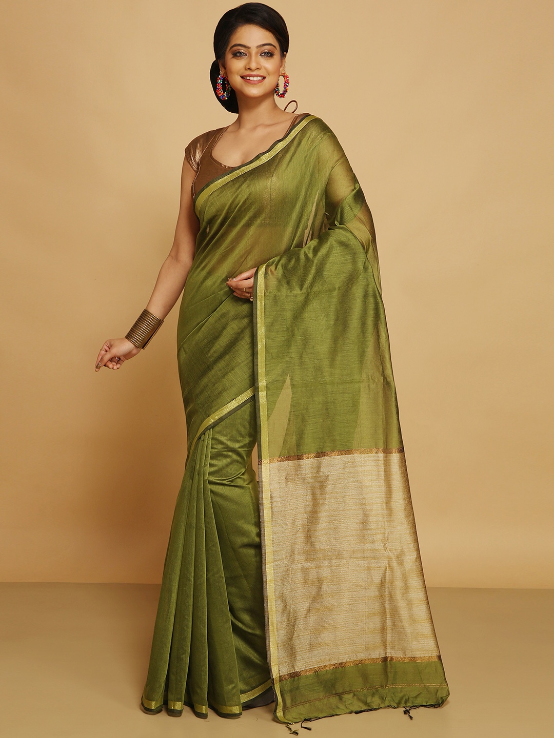 

BENGAL HANDLOOM Zari Art Silk Saree, Green