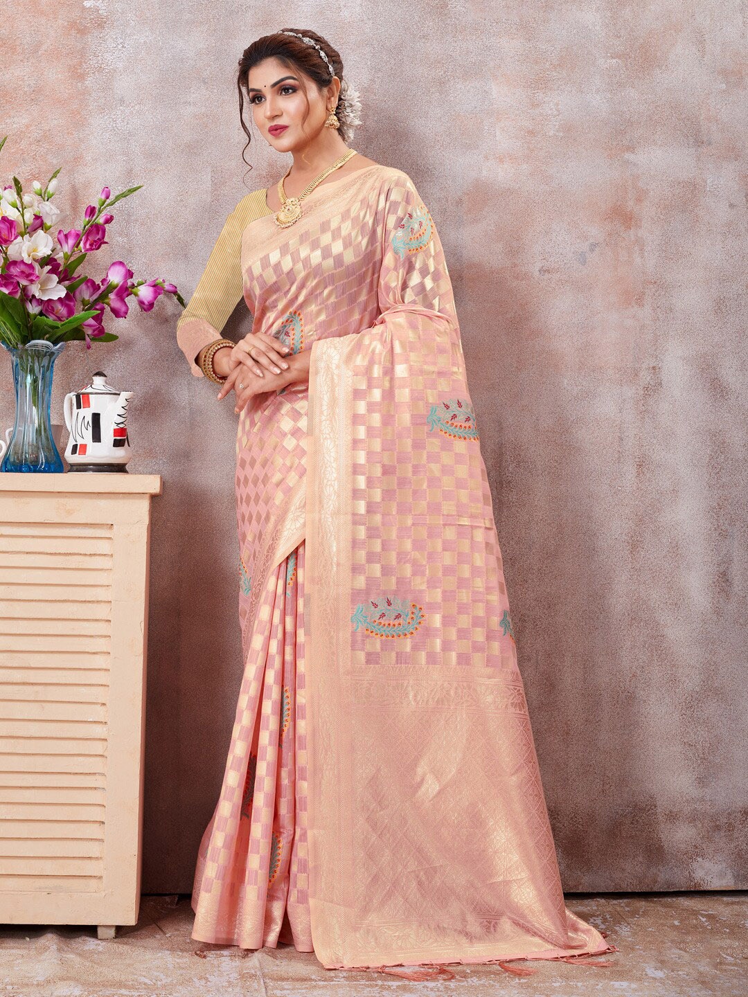 

SANGAM PRINTS Ethnic Motifs Woven Design Zari Kota Saree, Pink