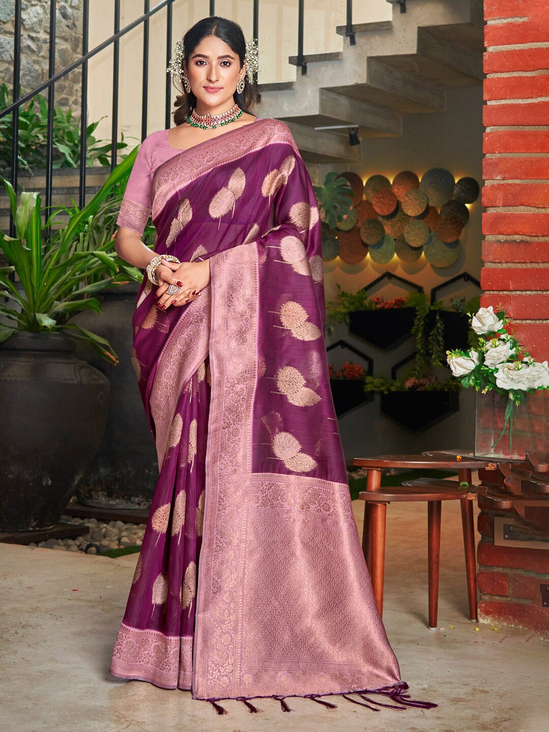 

SANGAM PRINTS Woven Design Zari Saree, Purple