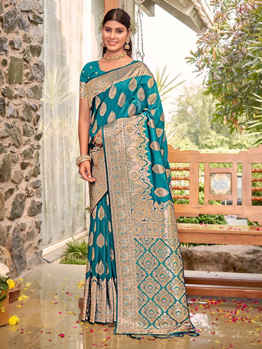 

SANGAM PRINTS Ethnic Motifs Woven Design Zari Banarasi Saree, Blue