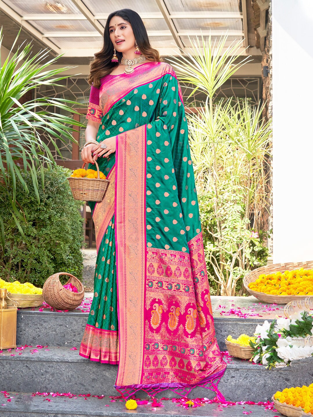 

SANGAM PRINTS Woven Design Zari Silk Blend Paithani Saree, Sea green