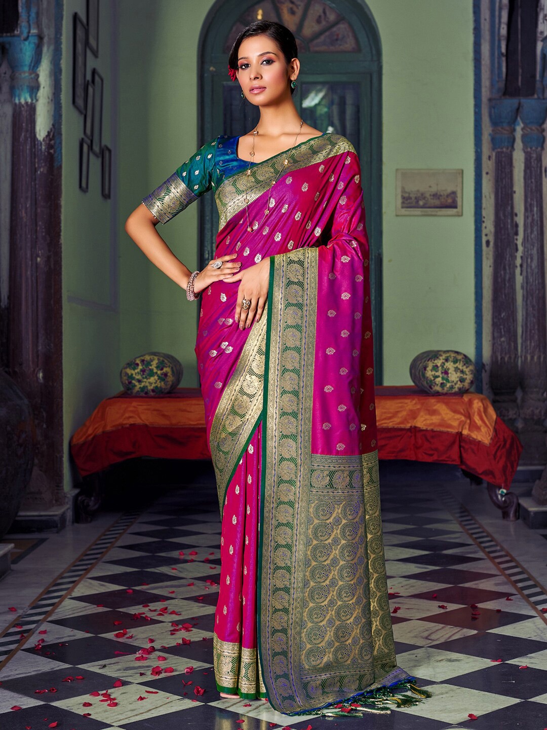 

SANGAM PRINTS Ethnic Motifs Woven Design Zari Banarasi Saree, Purple