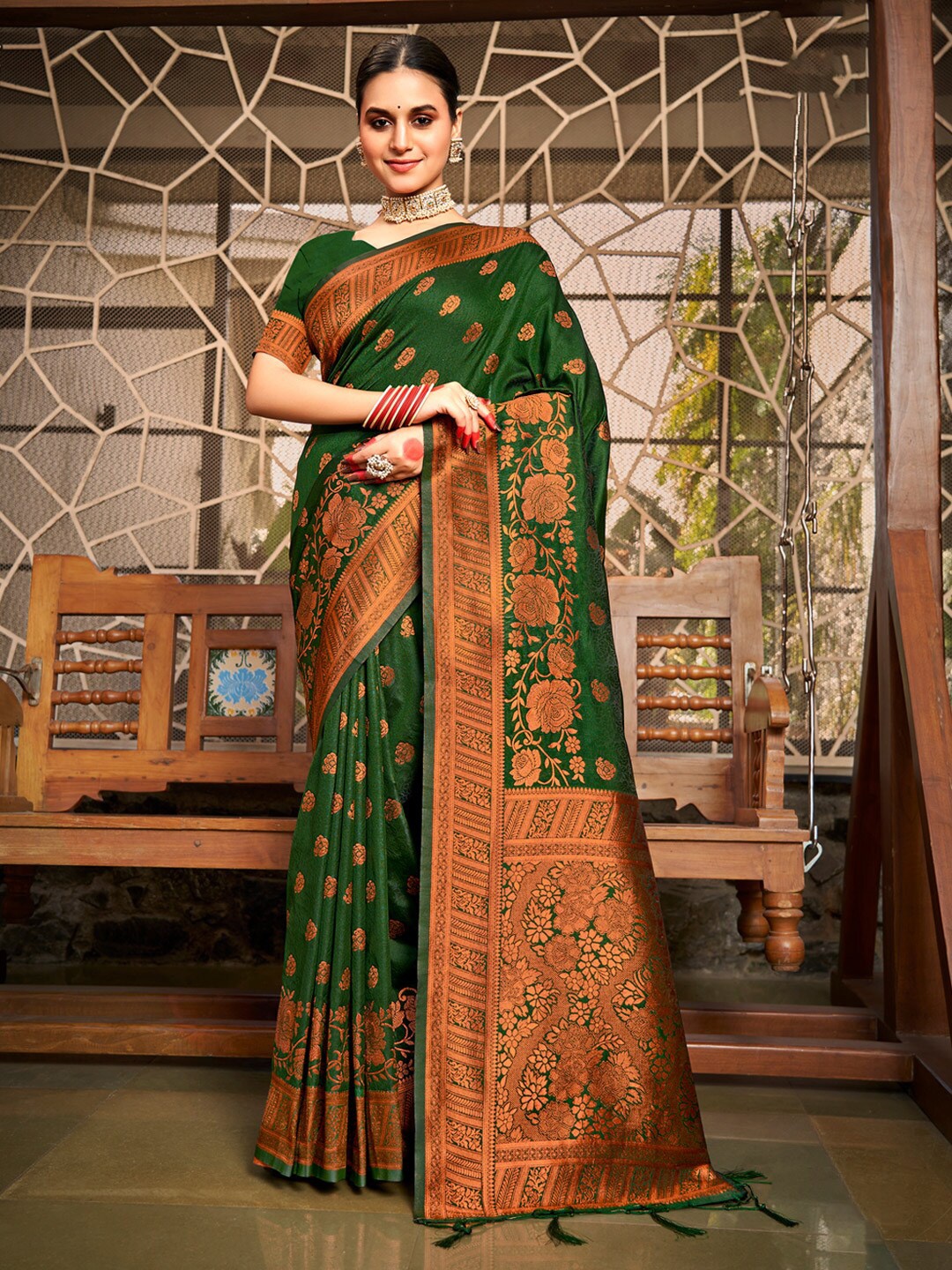 

SANGAM PRINTS Ethnic Motifs Woven Design Zari Silk Blend Banarasi Saree, Green