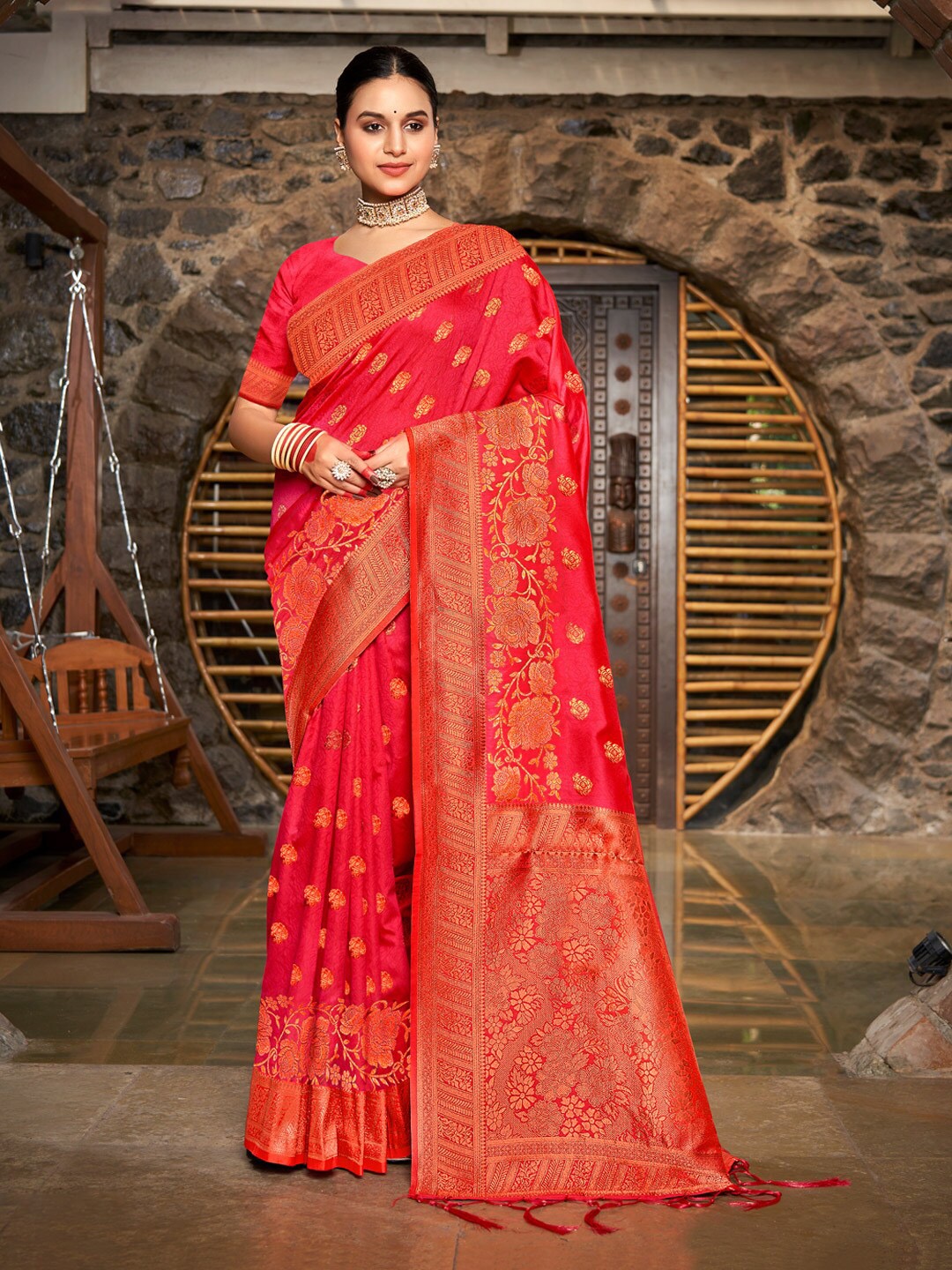 

SANGAM PRINTS Ethnic Woven Design Zari Banarasi Saree, Peach