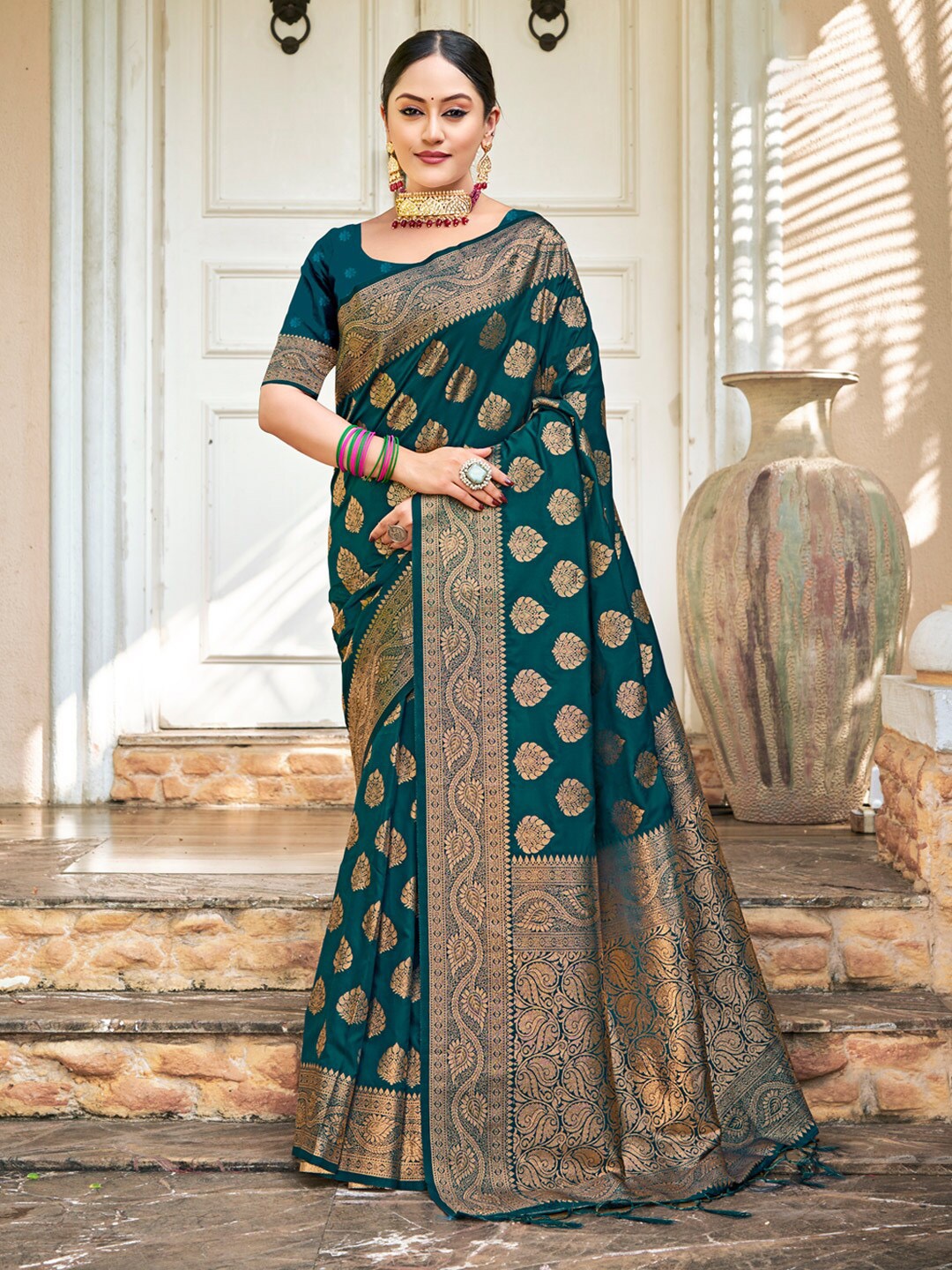 

SANGAM PRINTS Ethnic Motifs Woven Design Zari Banarasi Saree, Sea green