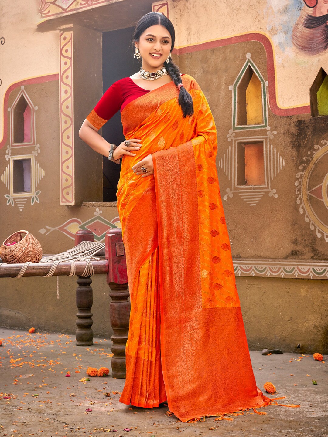 

SANGAM PRINTS Ethnic Motifs Woven Design Zari Silk Blend Banarasi Saree, Orange