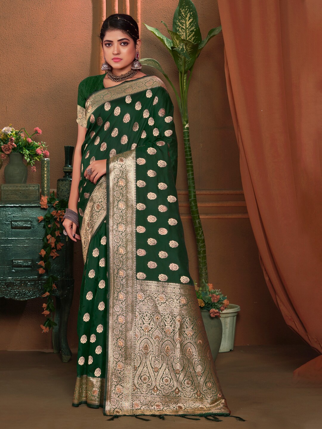 

SANGAM PRINTS Ethnic Motifs Woven Design Saree, Green