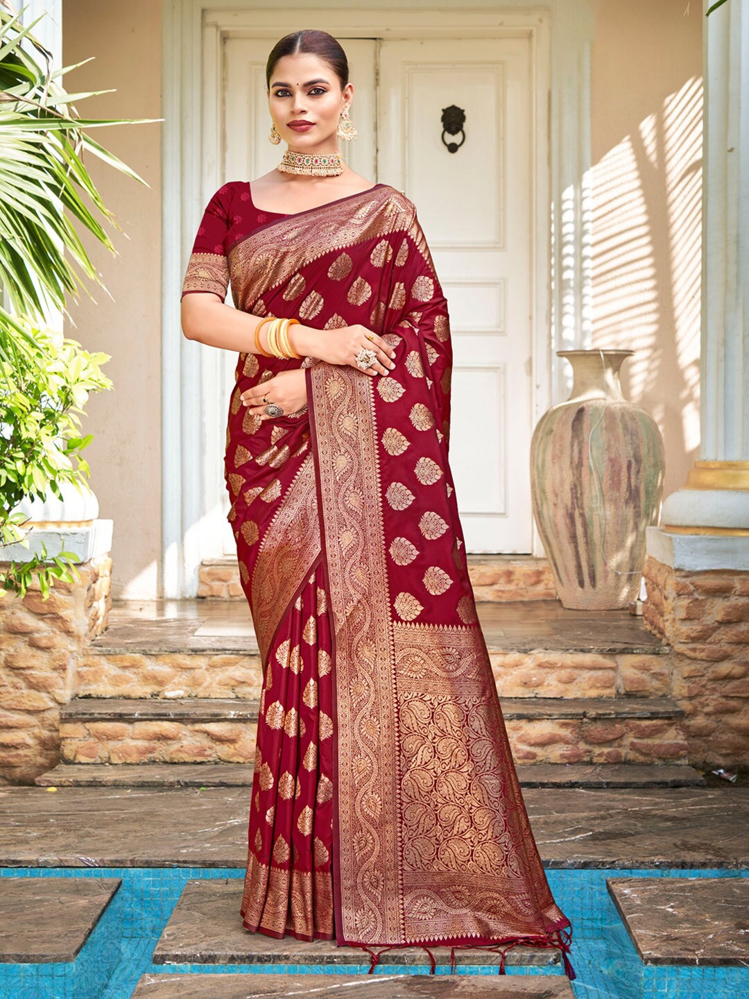 

SANGAM PRINTS Ethnic Motifs Woven Design Zari Silk Blend Banarasi Saree, Red